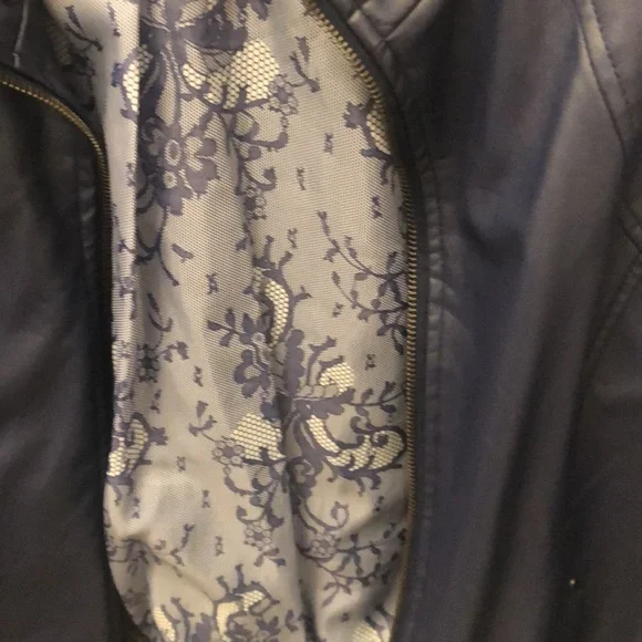 Jacket - Picture 4 of 4